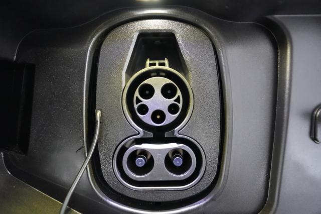 2024 Chevrolet Equinox EV — photo 8 of 23