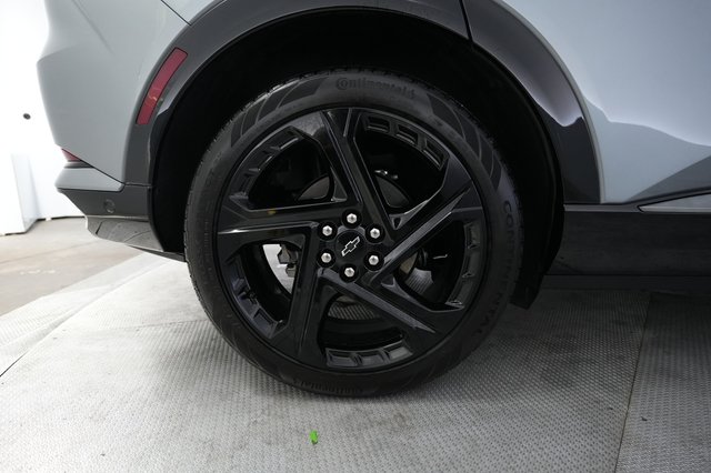 2024 Chevrolet Equinox EV — photo 17 of 23