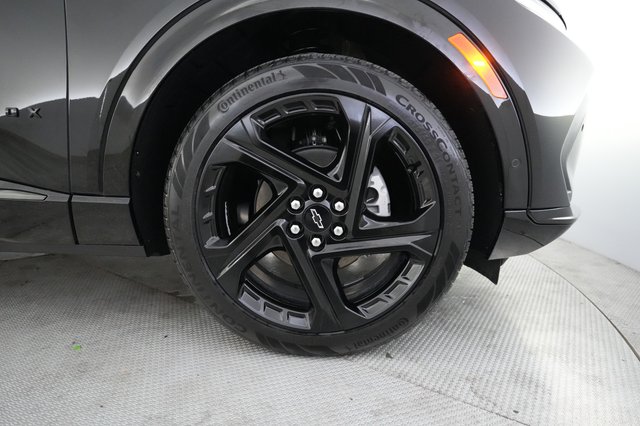 2024 Chevrolet Equinox EV — photo 16 of 20