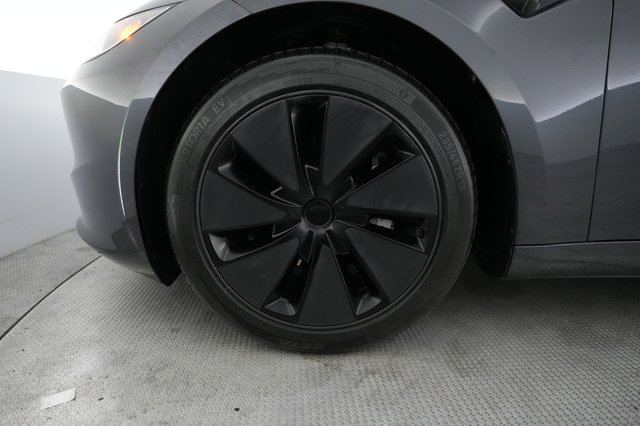 2025 Tesla Model 3 — photo 15 of 24