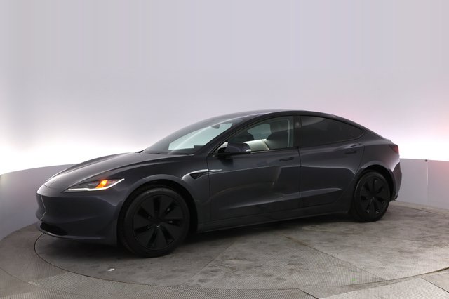 2025 Tesla Model 3 — photo 14 of 24