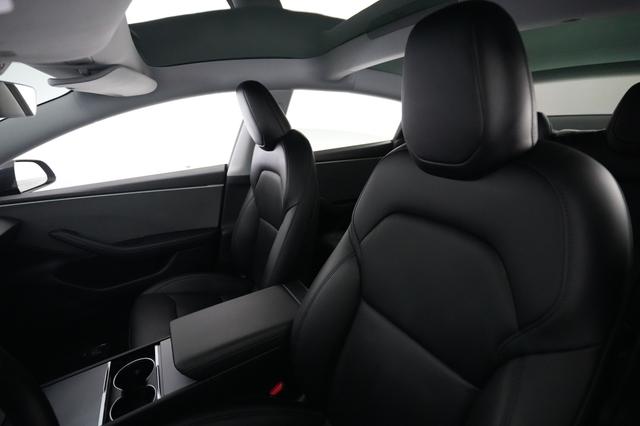 2025 Tesla Model 3 — photo 3 of 24