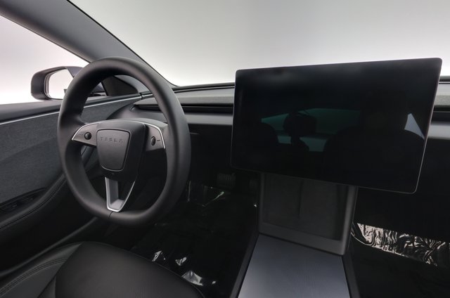 2025 Tesla Model 3 — photo 20 of 24