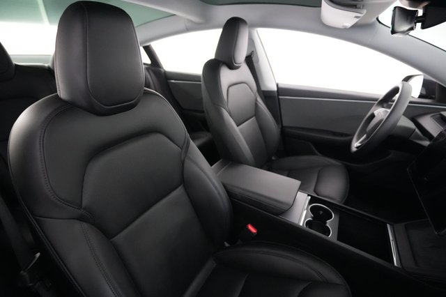 2025 Tesla Model 3 — photo 18 of 23