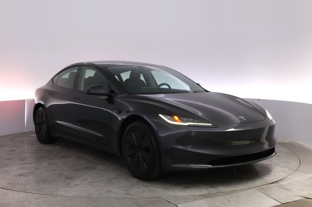 2025 Tesla Model 3 — photo 10 of 23
