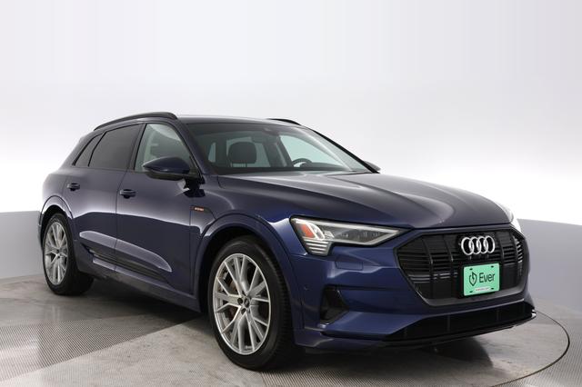 2021 Audi e-tron — photo 10 of 22