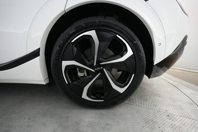 2023 Kia EV6 — photo 7 of 24