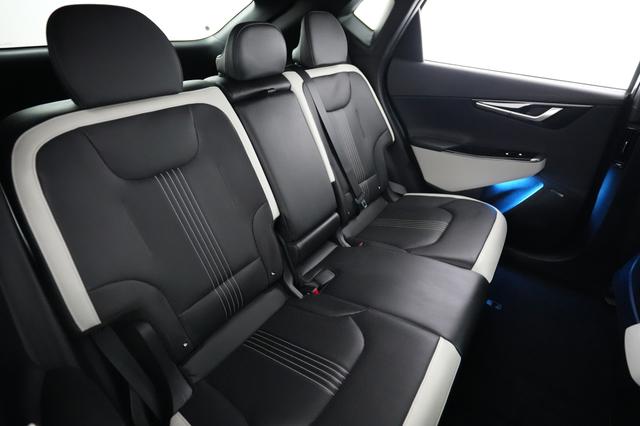 2023 Kia EV6 — photo 4 of 24