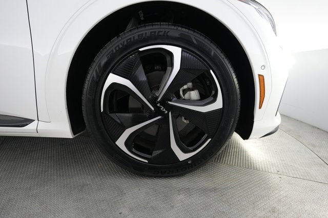 2023 Kia EV6 — photo 16 of 24