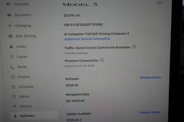 2023 Tesla Model 3 — photo 5 of 21