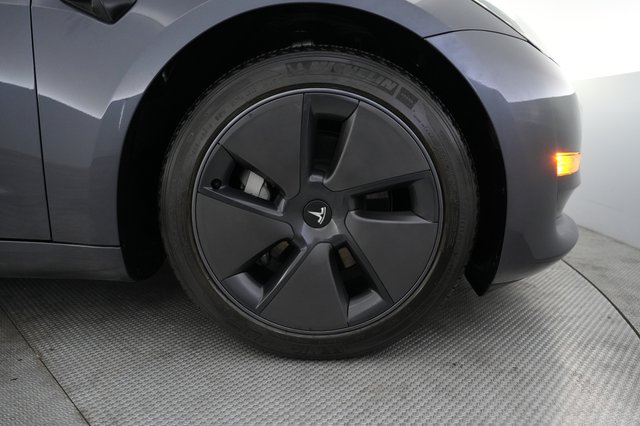 2023 Tesla Model 3 — photo 16 of 21