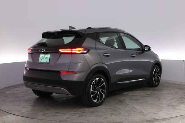 2023 Chevrolet Bolt EUV — photo 2 of 24