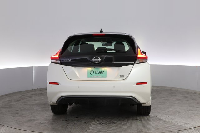 2024 Nissan LEAF — photo 12 of 20