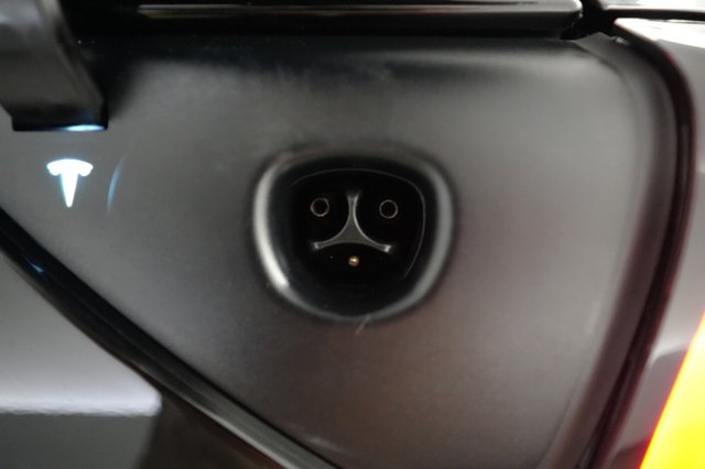 2022 Tesla Model Y — photo 8 of 28