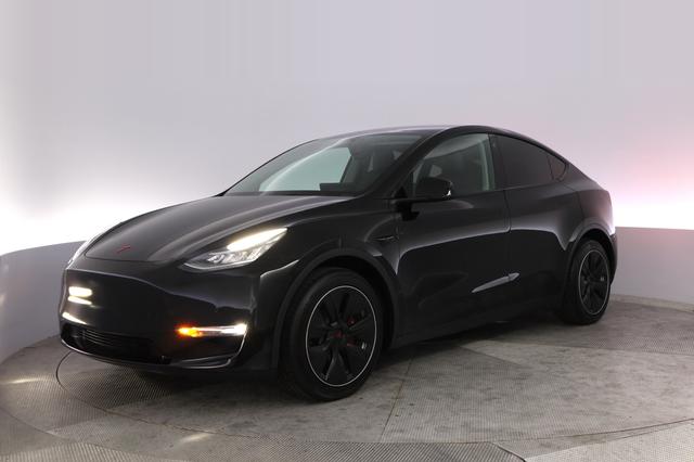 2022 Tesla Model Y — VIN 7SAYGDEE4NF408622