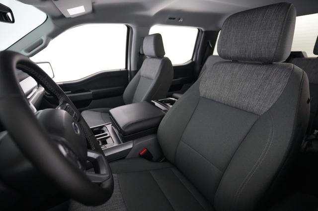 2023 Ford F-150 Lightning — photo 3 of 19