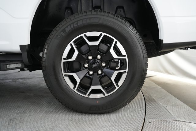 2023 Ford F-150 Lightning — photo 7 of 19
