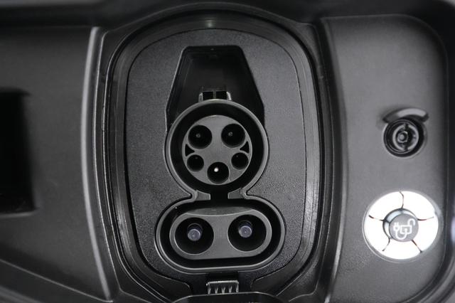 2023 Ford F-150 Lightning — photo 8 of 19
