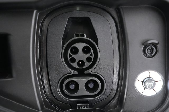 2023 Ford F-150 Lightning — photo 8 of 19