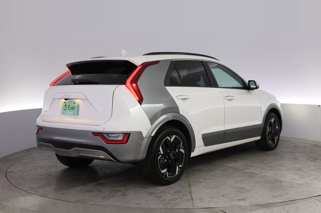 2024 Kia Niro EV — photo 2 of 22