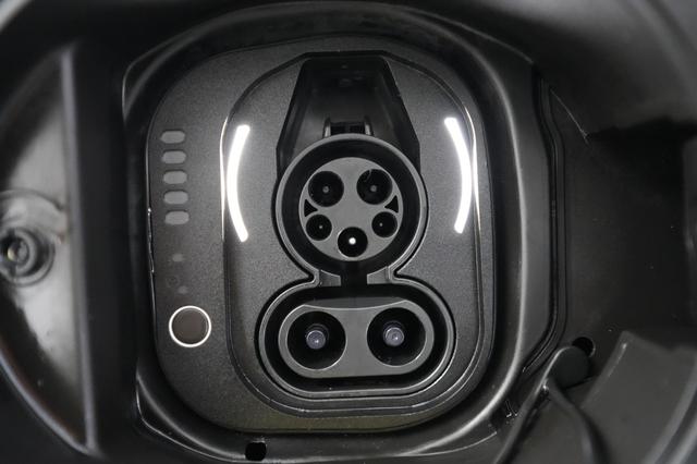 2025 Fiat 500e — photo 8 of 24