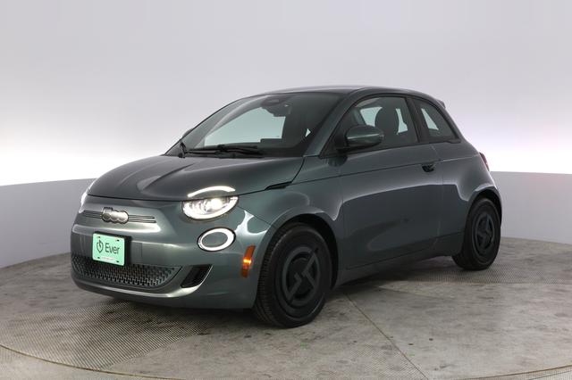 2025 Fiat 500e — VIN ZFAFFAC42SX248975