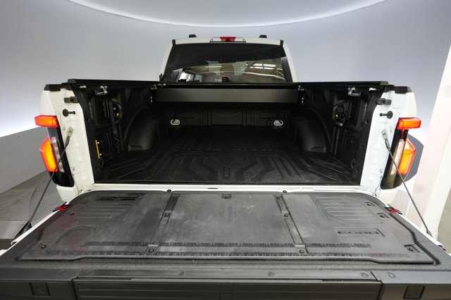 2025 Ford F-150 Lightning — photo 6 of 15
