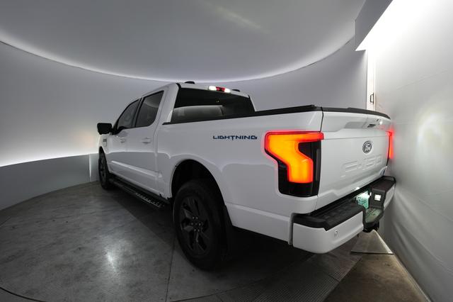 2025 Ford F-150 Lightning — photo 2 of 15