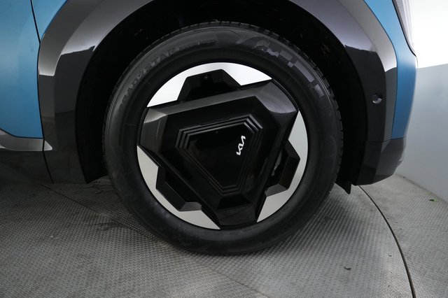2024 Kia EV9 — photo 16 of 24