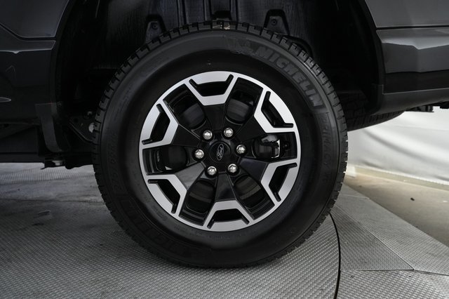 2022 Ford F-150 Lightning — photo 9 of 15