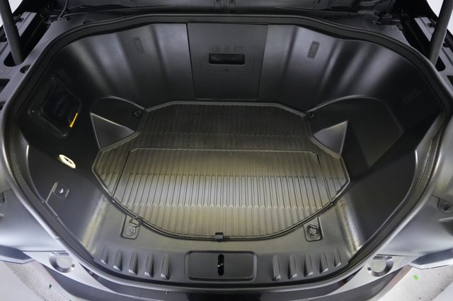 2022 Ford F-150 Lightning — photo 14 of 15