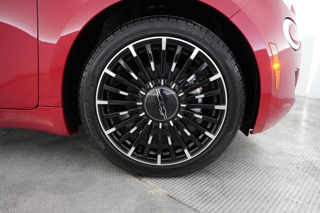 2024 Fiat 500e — photo 16 of 23
