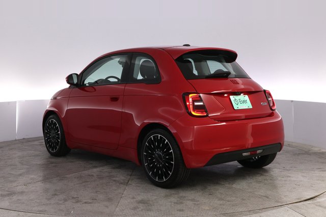 2024 Fiat 500e — photo 13 of 23