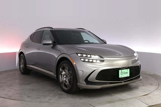 2023 Genesis GV60 — photo 10 of 25