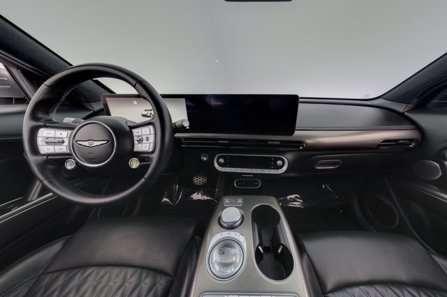 2023 Genesis GV60 — photo 21 of 25