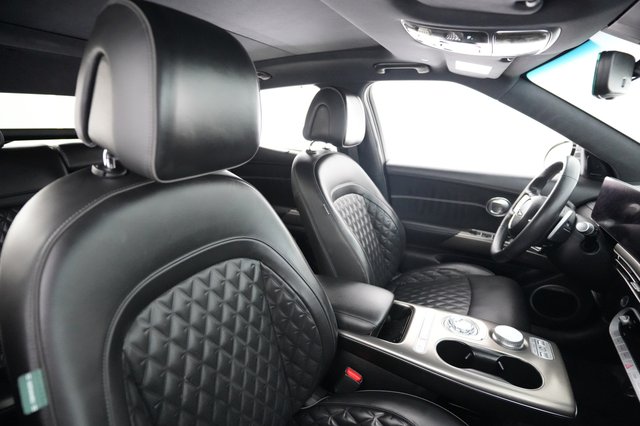 2023 Genesis GV60 — photo 18 of 25