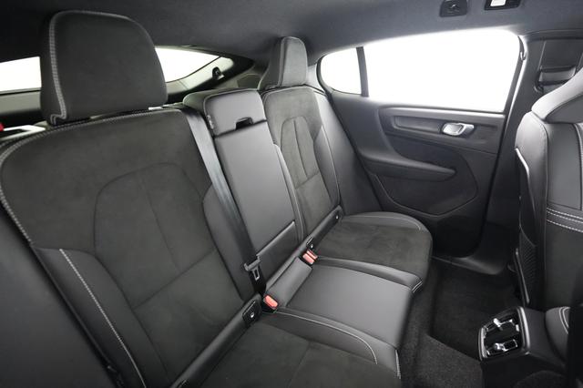 2023 Volvo C40 Recharge — photo 4 of 21
