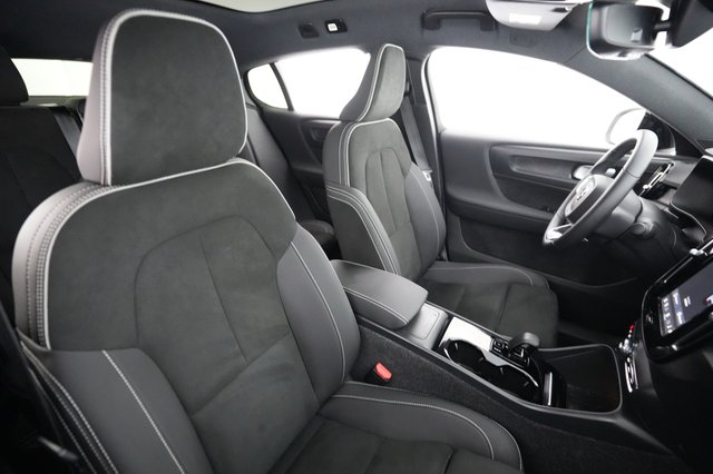 2023 Volvo C40 Recharge — photo 18 of 21