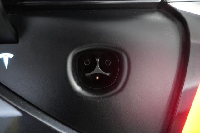 2024 Tesla Model 3 — photo 8 of 22