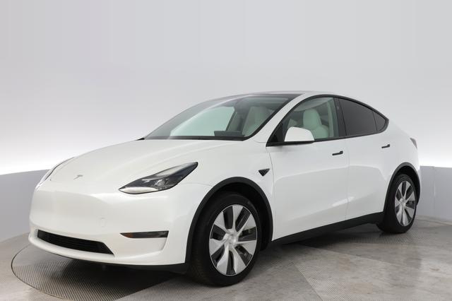 2023 Tesla Model Y — VIN 7SAYGDEE3PF804124