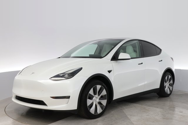 2023 Tesla Model Y — VIN 7SAYGDEE3PF804124