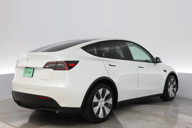 2023 Tesla Model Y — photo 2 of 24