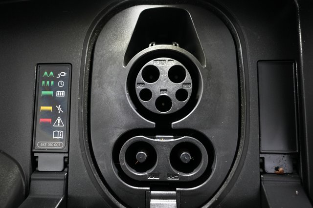 2024 Audi Q8 e-tron — photo 8 of 21