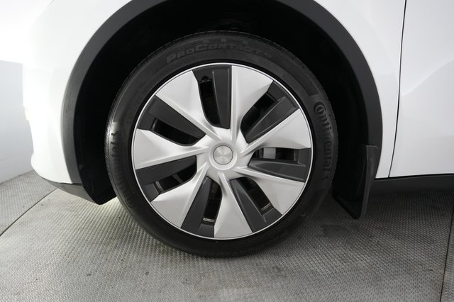 2023 Tesla Model Y — photo 15 of 21