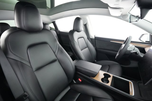 2023 Tesla Model Y — photo 18 of 21