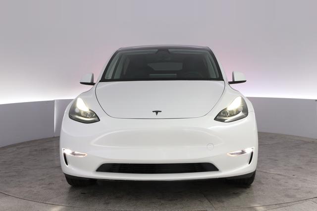 2023 Tesla Model Y — photo 9 of 21