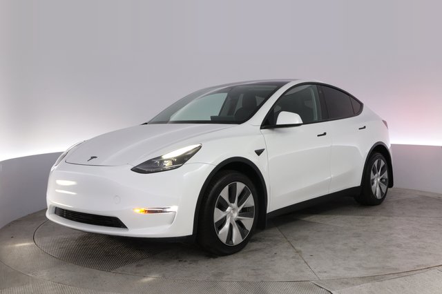2023 Tesla Model Y — VIN 7SAYGDEE7PF646659
