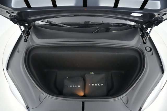 2022 Tesla Model X — photo 20 of 21