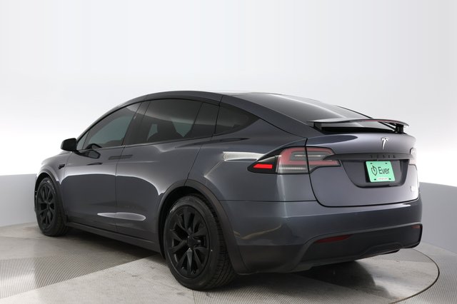 2022 Tesla Model X — photo 11 of 21