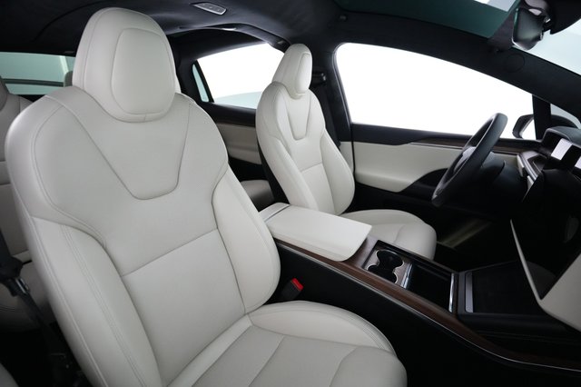 2024 Tesla Model X — photo 18 of 24
